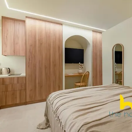 Romantic Rooftop With Acropolis View & Whirlpool! * Athens