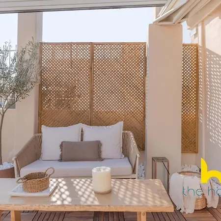 Apartment Romantic Rooftop With Acropolis View & Whirlpool! *